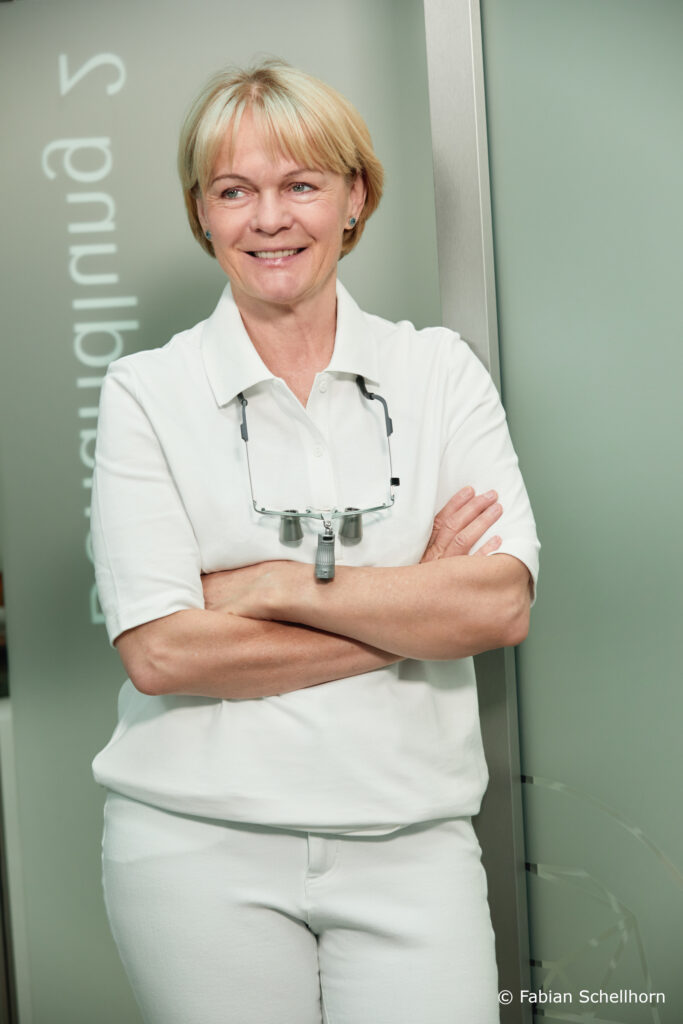Dr. Grabriela Uhlmann